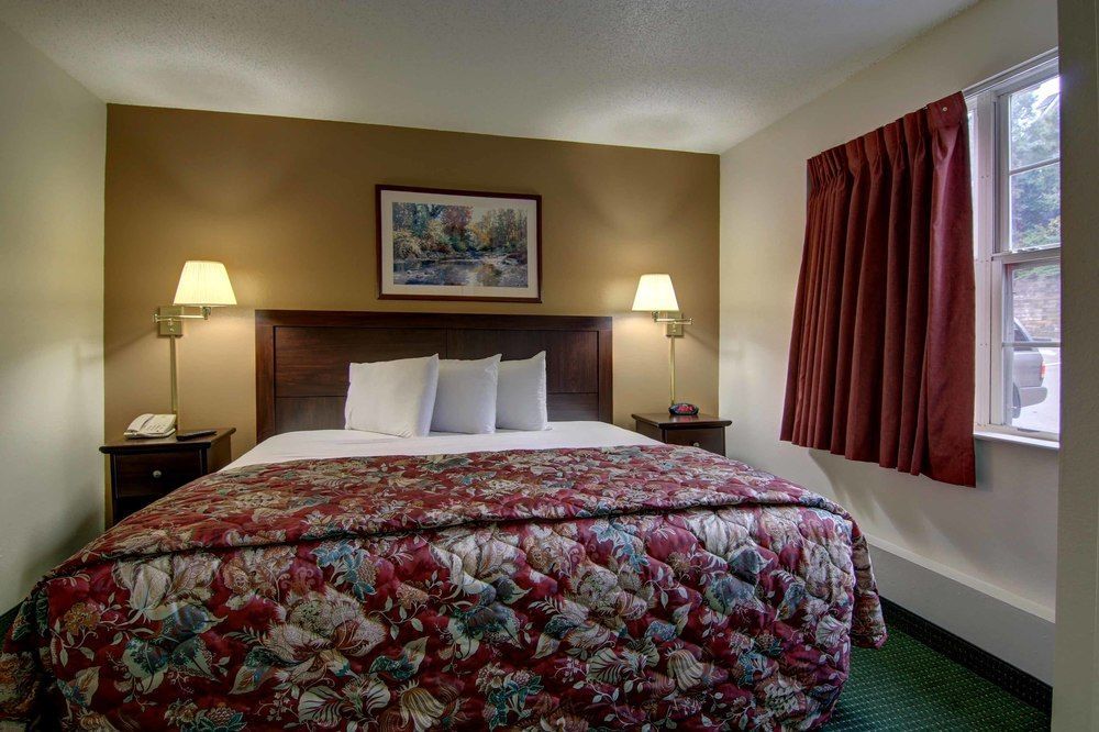 Intown Suites Extended Stay Marietta Ga - Town Center Кеннесо Экстерьер фото